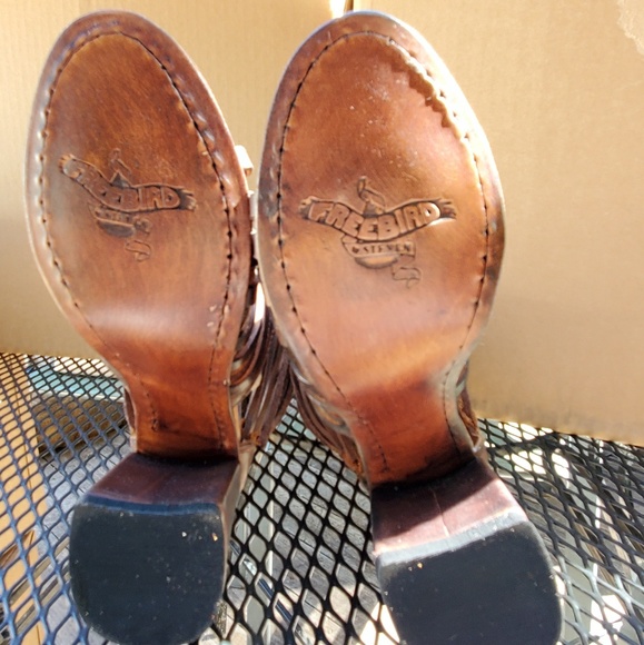 Freebirds - Tess - Picture 5 of 5